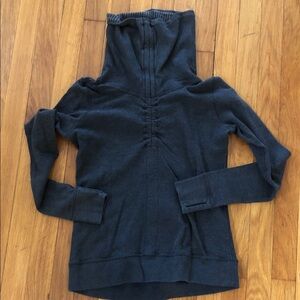 Lululemon cozy Dark Gray cowl neck ruffle front Sweatshirt Thumbholes 4 fit 2/4